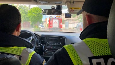 Чи пропускають автомобілі спецтранспорт в Ужгороді: патрульні перевірили водіїв Чи пропускають автомобілі спецтранспорт в Ужгороді: патрульні перевірили водіїв
