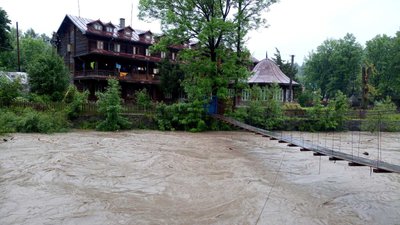 Підтоплення на Закарпатті: рятувальники продовжують ліквідовувати наслідки негоди Підтоплення на Закарпатті: рятувальники продовжують ліквідовувати наслідки негоди