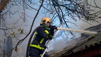 В одній із пожеж травмовано чоловіка: у Чернігові горіли два житлові будинки В одній із пожеж травмовано чоловіка: у Чернігові горіли два житлові будинки