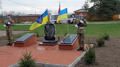 На території батальйону “Суми” відкрили пам'ятник загиблим бійцям