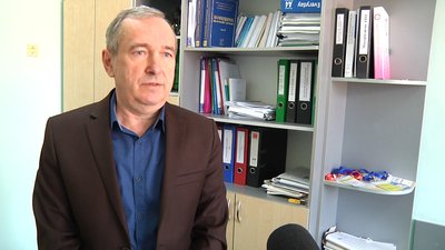 Плями на поверхні річки Тетерів – житомирські екологи взяли проби води Плями на поверхні річки Тетерів – житомирські екологи взяли проби води