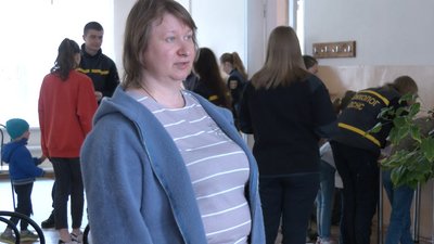 Черкаські рятувальники допомагали дітям-переселенцям долати стрес Черкаські рятувальники допомагали дітям-переселенцям долати стрес