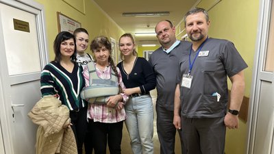 Поранена маріупольчанка знайшла своїх рідних на Львівщині