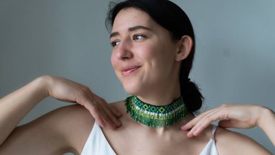 Тернополянка збирає гроші для підрозділу чоловіка та записує історію війни Тернополянка збирає гроші для підрозділу чоловіка та записує історію війни