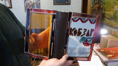 На Рівненщині колекціонер зібрав понад 300 "Кобзарів". Його колекція в десятці найбільших в Україні На Рівненщині колекціонер зібрав понад 300 "Кобзарів". Його колекція в десятці найбільших в Україні