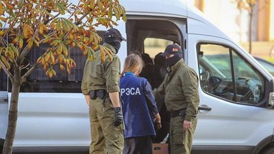 У Білорусі на жіночому марші затримані кілька десятків людей У Білорусі на жіночому марші затримані кілька десятків людей