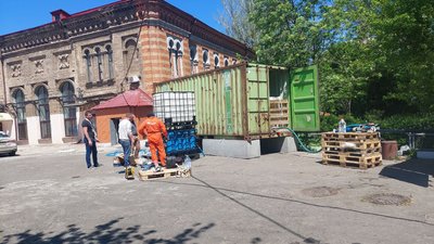 48 тонн чистої води за добу. Волонтери з Одеси обладнали системами очищення свердловину у Миколаєві 48 тонн чистої води за добу. Волонтери з Одеси обладнали системами очищення свердловину у Миколаєві