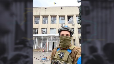 "Моїх підписників шукає ФСБ". Вісім років допомагав ВСУ з окупованої Кадіївки: історія партизана на позивний "Східний" "Моїх підписників шукає ФСБ". Вісім років допомагав ВСУ з окупованої Кадіївки: історія партизана на позивний "Східний"