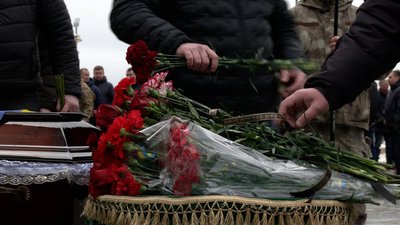 "Він був одним із кращих у підрозділі": у Чернігові попрощалися з поліцейським Богданом Бондарчуком "Він був одним із кращих у підрозділі": у Чернігові попрощалися з поліцейським Богданом Бондарчуком