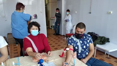 На Херсонщині відбулась благодійна акція зі збору донорської крові для онкохворих дітей На Херсонщині відбулась благодійна акція зі збору донорської крові для онкохворих дітей