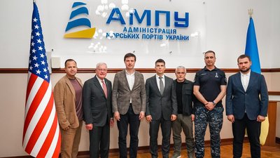 Кіт Келлог відвідав Одеський порт: говорили про безпеку судноплавства та інвестиції