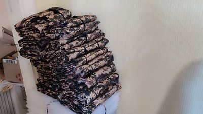 "Немає кому працювати, а попит щодня збільшується": вінничанки шиють плащі і каремати для оборонців "Немає кому працювати, а попит щодня збільшується": вінничанки шиють плащі і каремати для оборонців