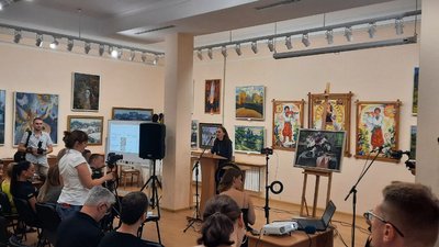 У Кропивницькому під час благодійного аукціону зібрали майже 135 тисяч гривень на підтримку ЗСУ