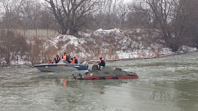 "Гасили" пожежу та "рятували людей". На Одещині пройшли навчання ДСНС України та Румунії "Гасили" пожежу та "рятували людей". На Одещині пройшли навчання ДСНС України та Румунії