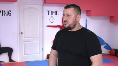 8-річна каратистка з Прикарпаття Аліна Данів виставила на аукціон свої медалі, щоб допомогти ЗСУ 8-річна каратистка з Прикарпаття Аліна Данів виставила на аукціон свої медалі, щоб допомогти ЗСУ