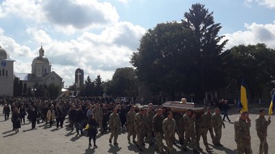 На Тернопільщині попрощалися із загиблими військовослужбовцями