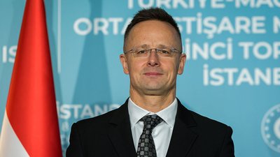 Петер Сійярто