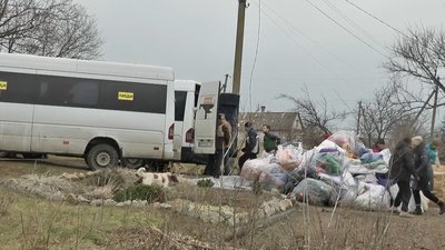 Ситуація напружена, але тримаємося: як живуть у селі Плавні Ситуація напружена, але тримаємося: як живуть у селі Плавні