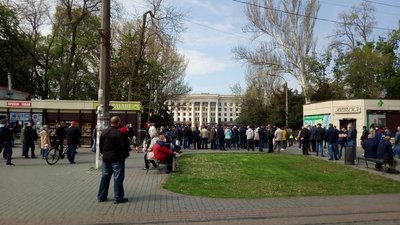 Пускають по двоє та в масках: як проходять роковини 2 травня Одесі Пускають по двоє та в масках: як проходять роковини 2 травня Одесі