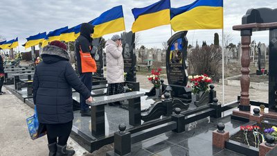 У Золотоноші вшанували двадцятирічних героїв У Золотоноші вшанували двадцятирічних героїв
