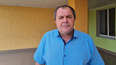 Голова Квітневої громади Анатолій Олійник Голова Квітневої громади Анатолій Олійник