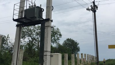 Жителі 2 прикарпатських сіл протестують проти будівництва свиноферми Жителі 2 прикарпатських сіл протестують проти будівництва свиноферми