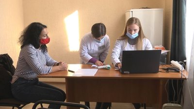 На Волині розгорнули пункт щеплення на залізничному вокзалі На Волині розгорнули пункт щеплення на залізничному вокзалі