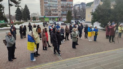 Щосуботній мітинг "Гроші на ЗСУ" у Черкасах. Містяни зібралися перед будівлею міської ради. 16.12.2023 Щосуботній мітинг "Гроші на ЗСУ" у Черкасах. Містяни зібралися перед будівлею міської ради. 16.12.2023