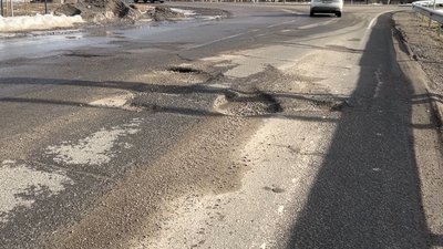 У Щербанівській громаді після ремонту на дорозі з'явилися ями