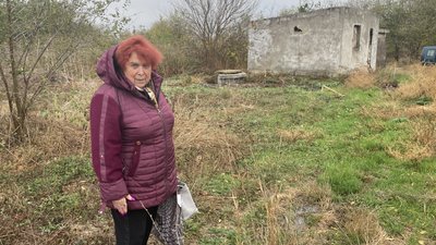 "Запахи й підтоплення". "Запахи й підтоплення".