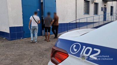 Затримання, напад, підозрюваний