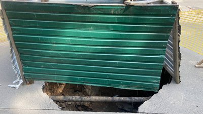 У Полтаві частково перекрили рух на одній із вулиць: у чому причина У Полтаві частково перекрили рух на одній із вулиць: у чому причина