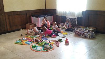 На Львівщині фермерка прихистила близько 400 переселенців