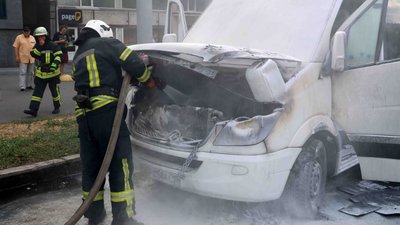 У Запоріжжі загорілася маршрутка
