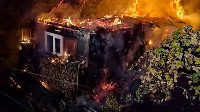 Майже весь будинок у вогні. На Закарпатті сталася пожежа