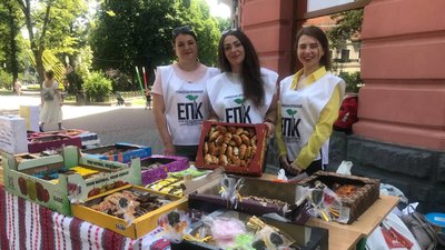 В Івано-Франківську провели ярмарок на підтримку українських військових