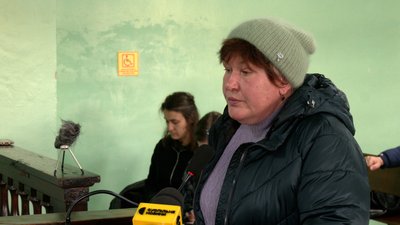 "Почав тицяти дитині у руки гранату": що потерпілі розповідають на суді про утримування їх у підвалі школи у Ягідному "Почав тицяти дитині у руки гранату": що потерпілі розповідають на суді про утримування їх у підвалі школи у Ягідному