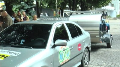 Навколо світу заради реабілітаційного центру: до Харкова прибули двоє мандрівників із Закарпаття Навколо світу заради реабілітаційного центру: до Харкова прибули двоє мандрівників із Закарпаття