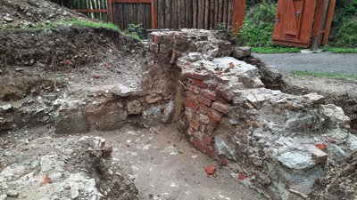 Від монет до фрагментів печей. Що знайшли археологи під час розкопок Галицького замку на Франківщині Від монет до фрагментів печей. Що знайшли археологи під час розкопок Галицького замку на Франківщині