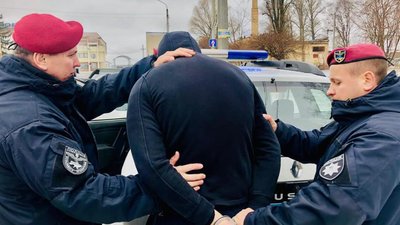 На Прикарпатті затримали чоловіка, який вистрелив з вогнепальної зброї в односельця