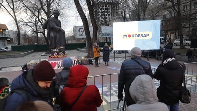 Тарасу Шевченку – 207: у Дніпрі біля пам’ятника молодому Кобзареві провели "Шевченко-фест" Тарасу Шевченку – 207: у Дніпрі біля пам’ятника молодому Кобзареві провели "Шевченко-фест"