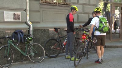 Більше пів сотні учасників: у Полтаві влаштували акцію «Велосипедом на роботу» Більше пів сотні учасників: у Полтаві влаштували акцію «Велосипедом на роботу»