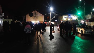 На Центральний ринок Луцька муніципали пригнали бульдозер На Центральний ринок Луцька муніципали пригнали бульдозер