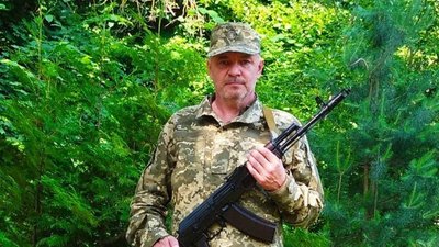 У Сумах поховали військовослужбовці та колишнього рефері Віктора Лупача У Сумах поховали військовослужбовці та колишнього рефері Віктора Лупача