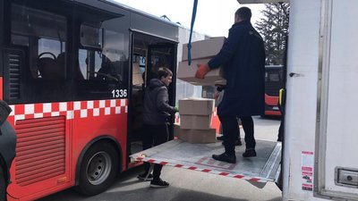 З Дніпра до Харкова передали 12 тисяч пасок З Дніпра до Харкова передали 12 тисяч пасок