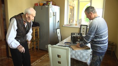 Іван Піхурець разом із сином Григорієм