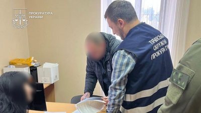 На Закарпатті судитимуть керівництво ліцею за підозрою у фіктивному бронюванні