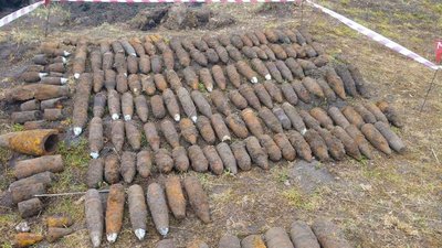 На Тернопільщині поблизу села Доброводи сапери знешкодили понад 160 снарядів часів Другої світової На Тернопільщині поблизу села Доброводи сапери знешкодили понад 160 снарядів часів Другої світової