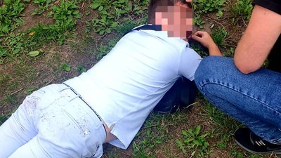 Понад 19 тисяч доларів за переправлення через кордон. У Чернівецькій області чоловіку повідомили про підозру