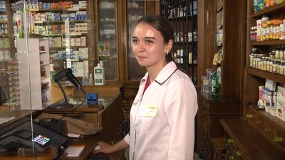 Фармацевтка Мар'яна Коваль Фармацевтка Мар'яна Коваль